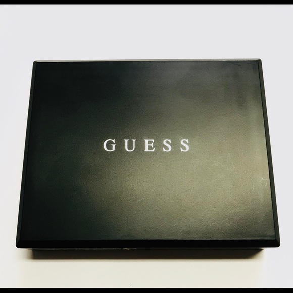 Guess Wallet W/Valet & RIFD Protection - Picture 2 of 5